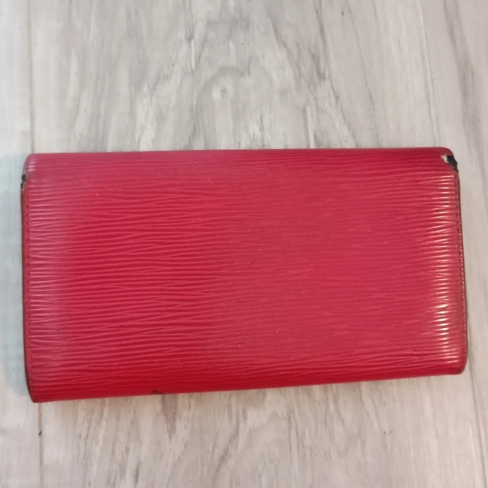 Louis Vuitton Sarah leather wallet red